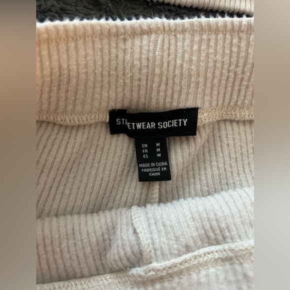 Streetwear Society set. Like new worn once super soft. - Picture 2 of 5